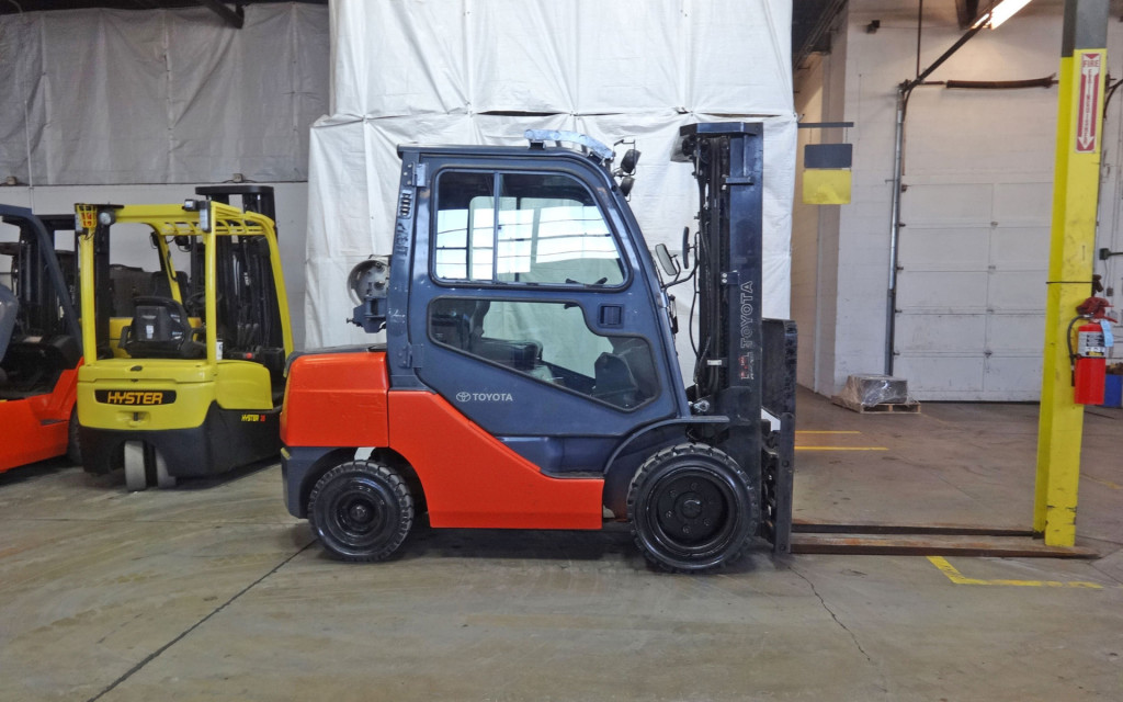  2012 Toyota 8FGU30 Forklift on Sale in Colorado	