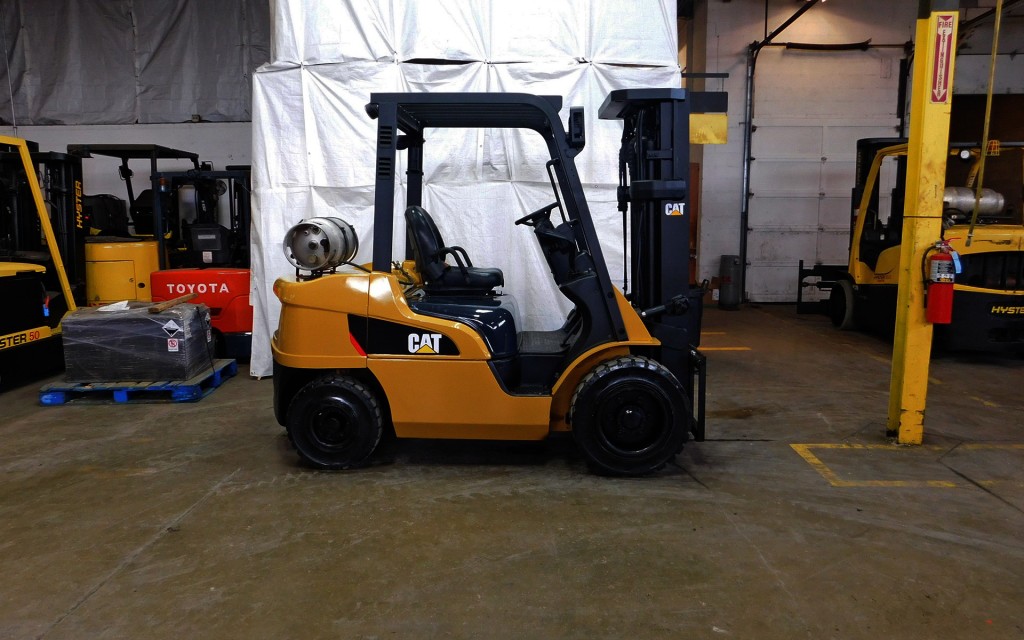  2010 Caterpillar 2P6000 Forklift on Sale in Colorado