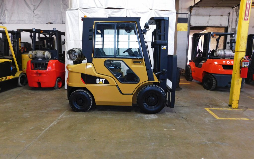  2004 Caterpillar P5000 Forklift on Sale in Colorado