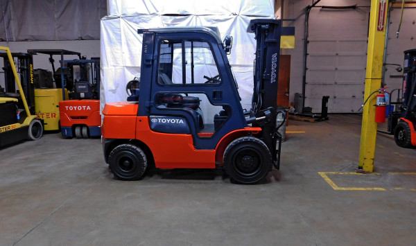 2006 Toyota 7FGU30 Forklift on Sale in Colorado