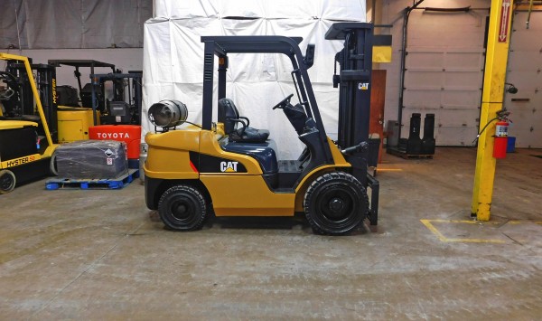 2008 Caterpillar P7000 Forklift on Sale in Colorado