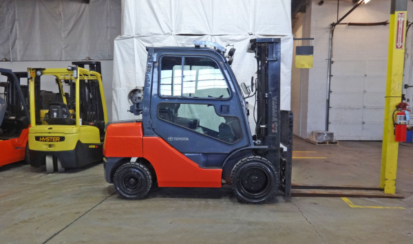 2012 Toyota 8FGU30 Forklift on Sale in Colorado