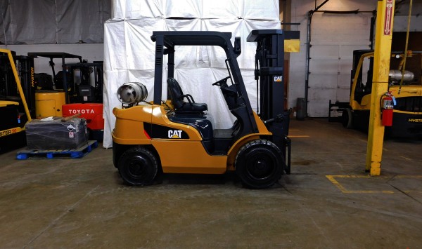 2010 Caterpillar 2P6000 Forklift on Sale in Colorado